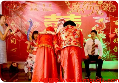 时柱坐桃花容易有墙外桃花的命夫妻关系不好_周易八字合婚