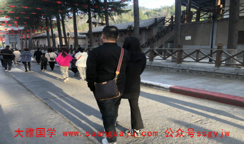 周易在线算命​：2021年属牛与属马生孩子缘分不深 健康出现小状况(图2)