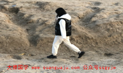 周易免费算命婚姻：2023年必定会结婚的女生(图2)