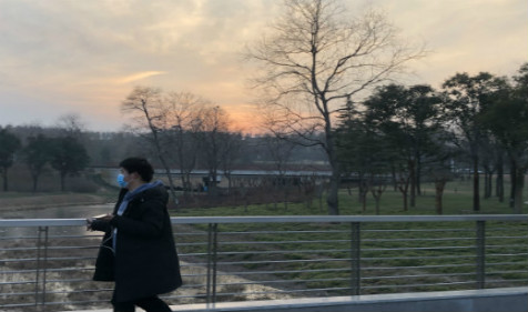 八字算命免费分析从势大运不助，导致人生高不成低不就