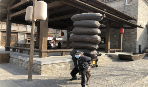 时辰八字查询伤官见官迎头痛击，职位变换祸不单行