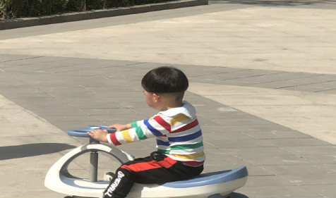 2022年四月初三阴历出生的男婴是什么命 在线批八字五行缺什么(图2)